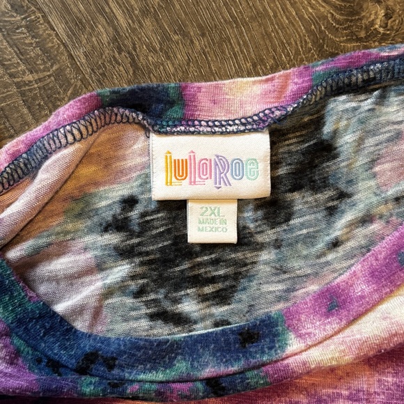 LuLaRoe Tie-Dye Short Sleeve Top - Pink and Purple - Picture 4 of 5